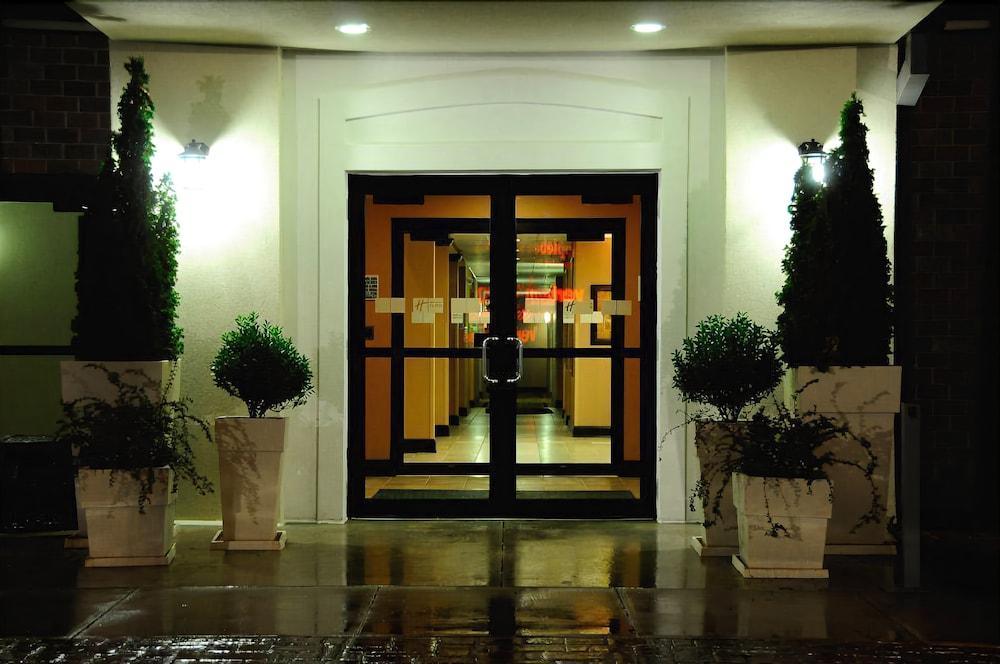 Holiday Inn Express - Delafield, An Ihg Hotel Exterior foto