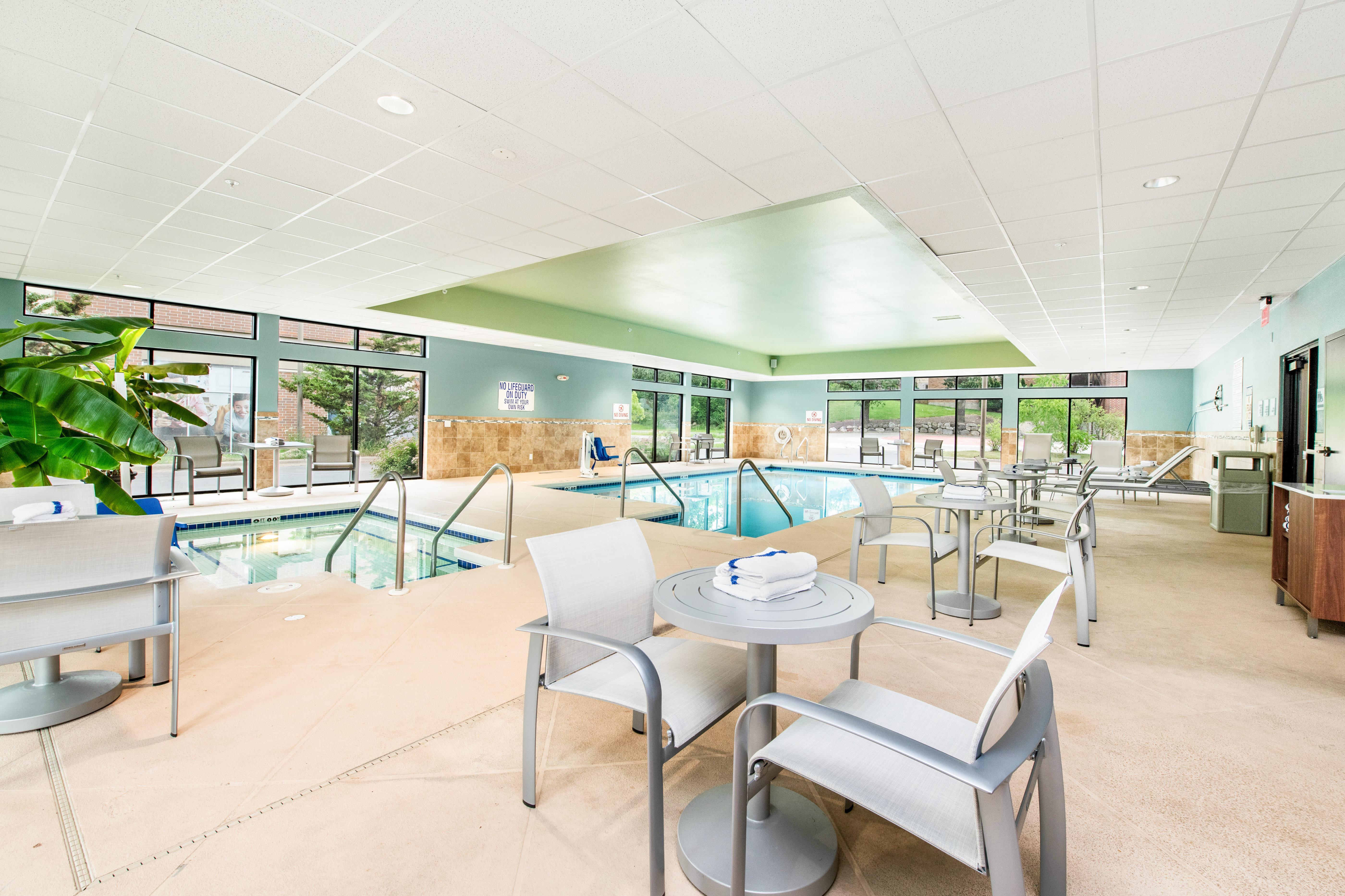 Holiday Inn Express - Delafield By Ihg Exterior foto